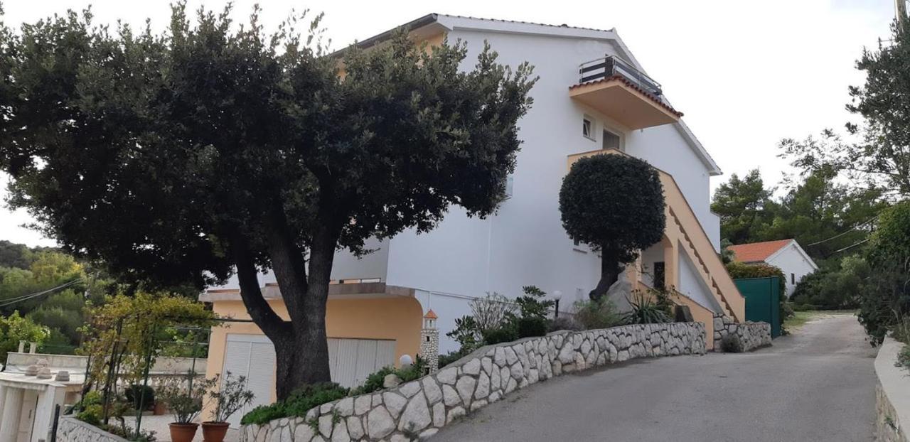 Guest House Violeta Palit Exterior photo