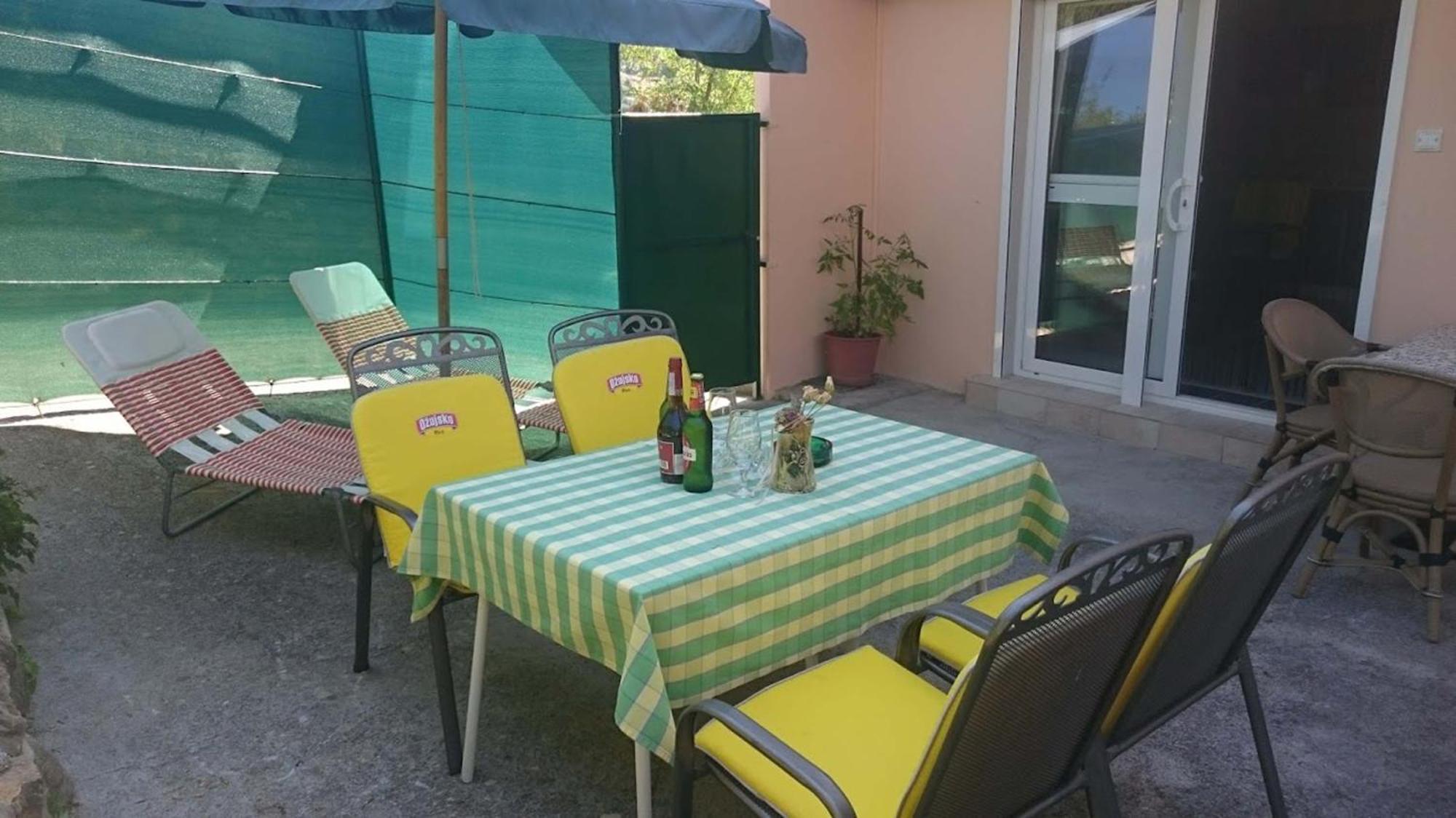 Guest House Violeta Palit Exterior photo